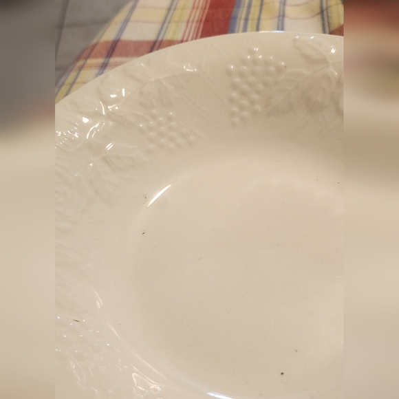 5 Piece Setting of Gibson 4 Season White Dinnerware - Picture 4 of 4